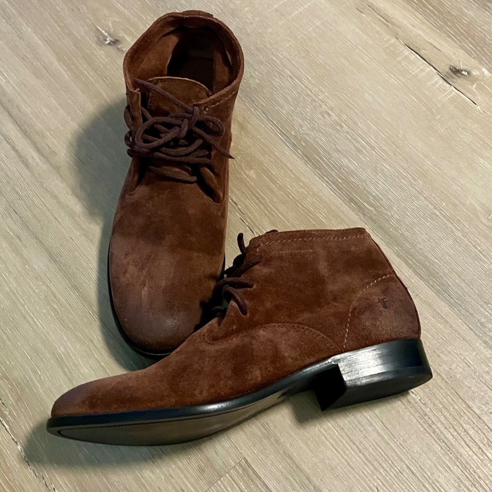 Frye Carly Chukka Brown Oiled Suede boot NWOT